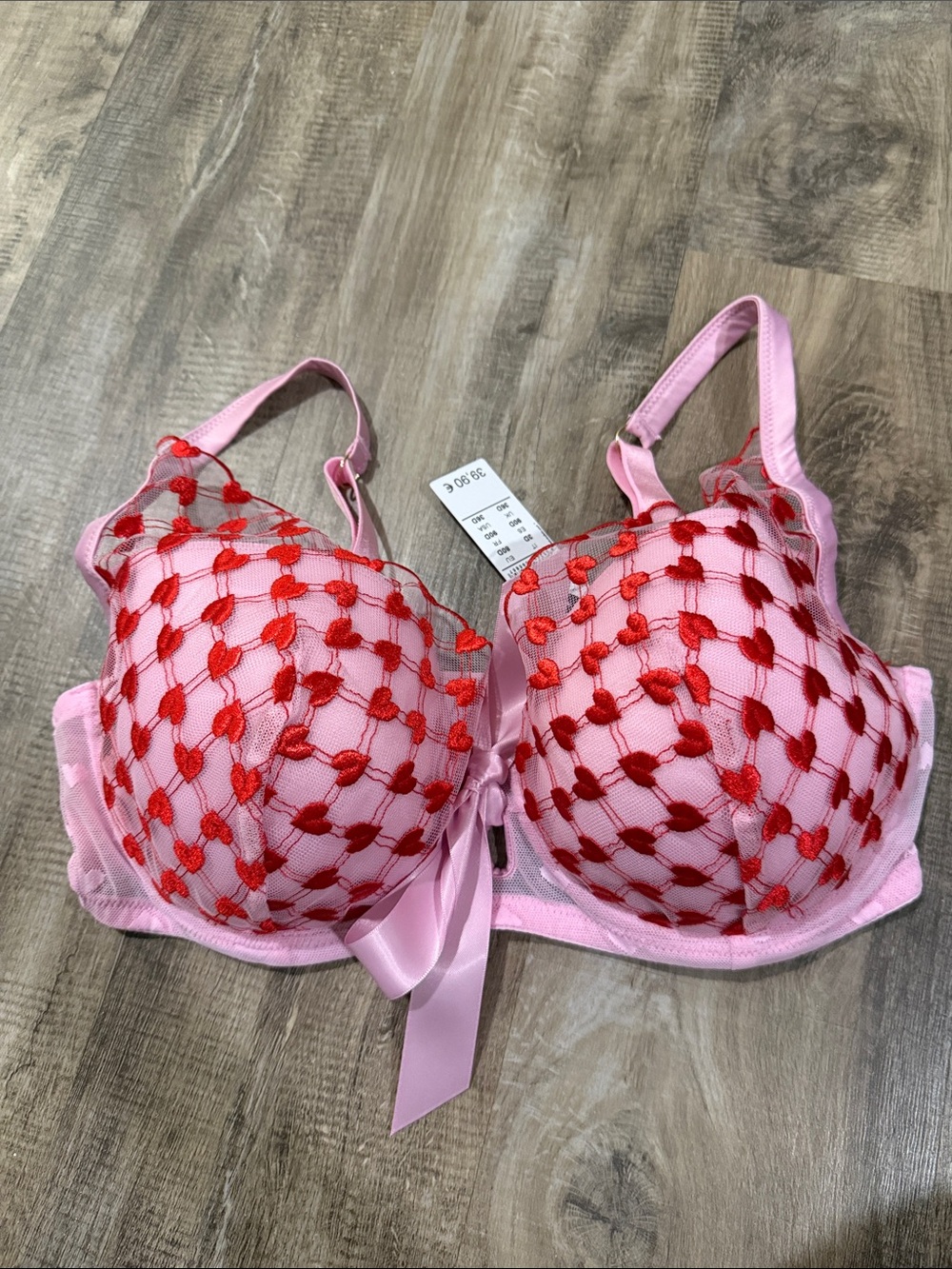 NWT intimissimi Pink Lace Overlay Bra with Red Embroidered Hearts 36D